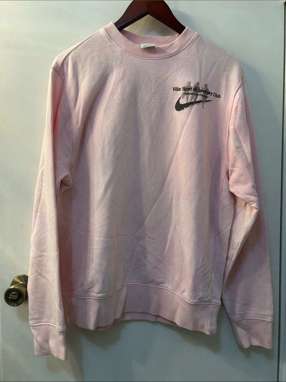 Nike Men’s Light Pink Crewneck Sweatshirt Nike Sport and Sanctuary Club, Sz S